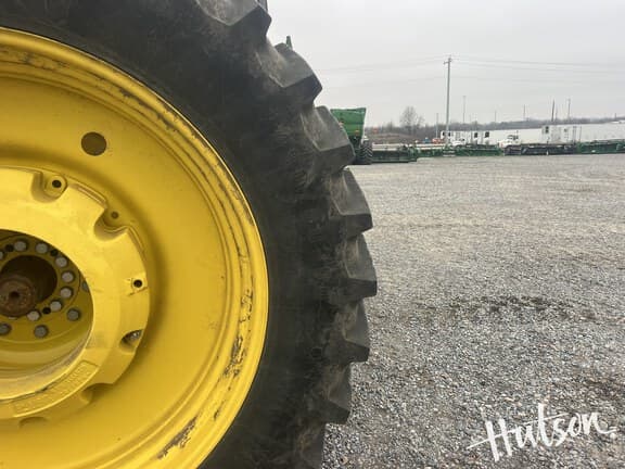 Image of John Deere 8R 370 equipment image 4