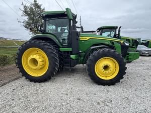 2024 John Deere 8R 370 Image