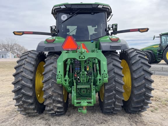 Image of John Deere 8R 370 equipment image 4
