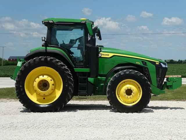 Image of John Deere 8R 370 equipment image 4
