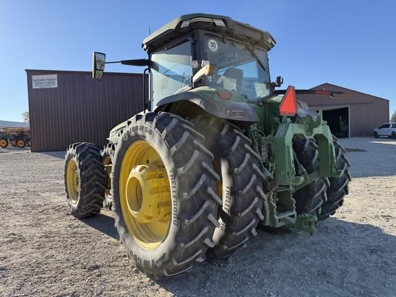 Image of John Deere 8R 370 equipment image 4