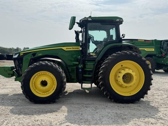 Image of John Deere 8R 370 equipment image 4