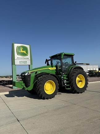 Image of John Deere 8R 370 Primary image