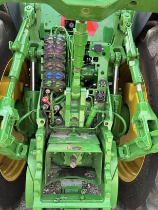 Image of John Deere 8R 370 equipment image 4
