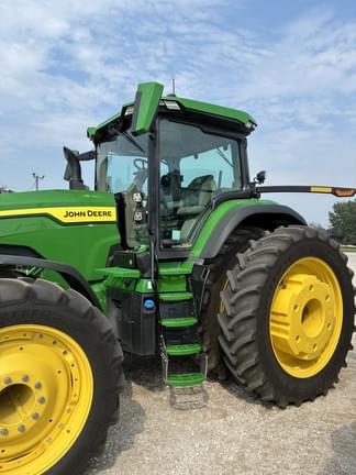 Image of John Deere 8R 370 equipment image 2