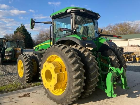 Image of John Deere 8R 370 equipment image 2