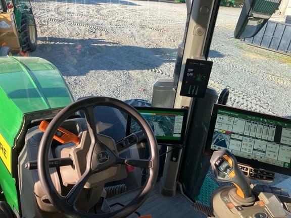 Image of John Deere 8R 370 equipment image 4