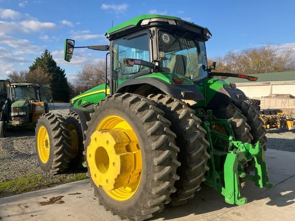 Image of John Deere 8R 370 equipment image 4