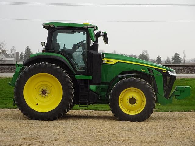Image of John Deere 8R 370 equipment image 3