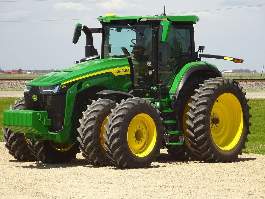 2024 John Deere 8R 370 Equipment Image0