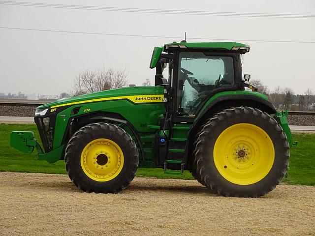 Image of John Deere 8R 370 equipment image 1