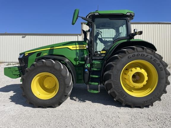 Image of John Deere 8R 370 equipment image 2