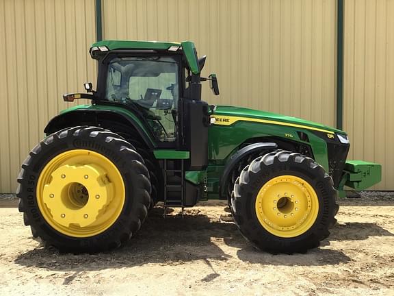 Image of John Deere 8R 370 equipment image 4