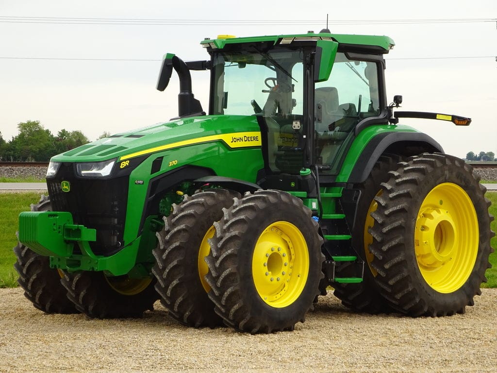 2024 John Deere 8R 370 Equipment Image0