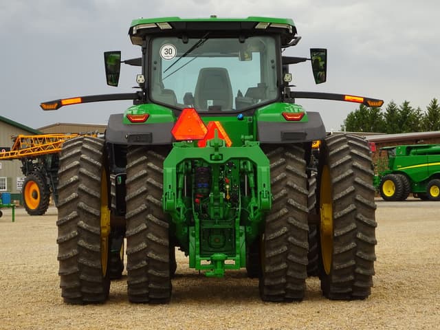 Image of John Deere 8R 370 equipment image 4