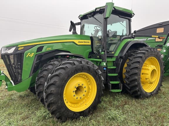 Image of John Deere 8R 370 equipment image 4