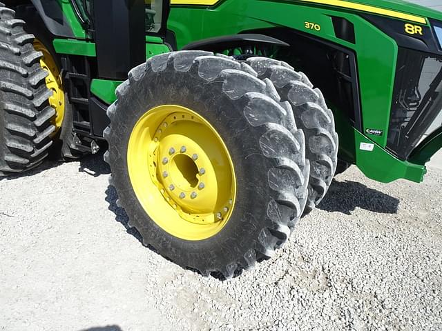 Image of John Deere 8R 370 equipment image 1