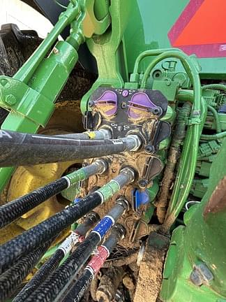 Image of John Deere 8R 370 equipment image 4