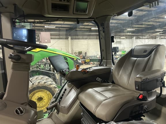 Image of John Deere 8R 370 equipment image 3