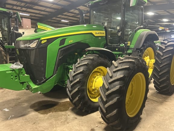 2024 John Deere 8R 370 Equipment Image0
