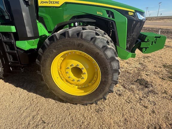 Image of John Deere 8R 370 equipment image 3