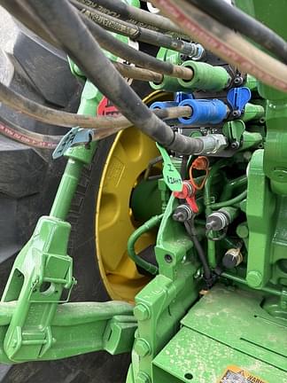 Image of John Deere 8R 370 equipment image 2