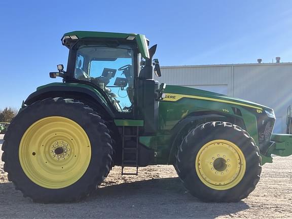 Image of John Deere 8R 370 equipment image 3
