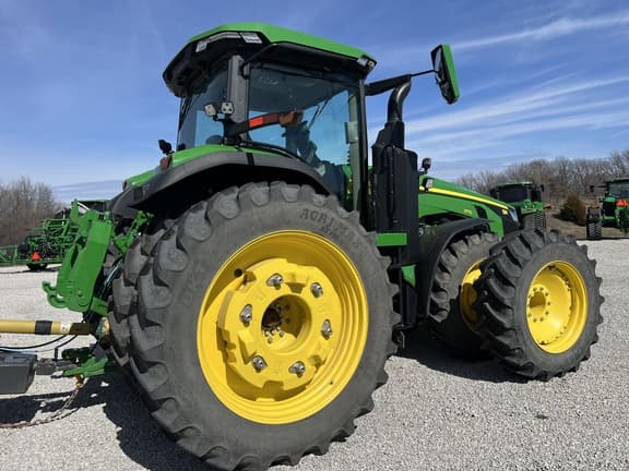 Image of John Deere 8R 370 equipment image 2