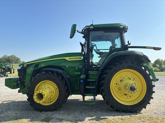 Image of John Deere 8R 370 equipment image 3