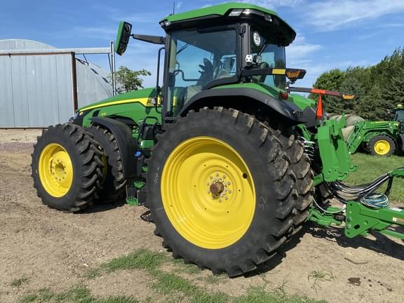Image of John Deere 8R 370 equipment image 2