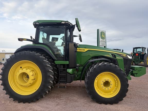 Image of John Deere 8R 370 equipment image 4