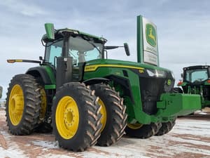 2024 John Deere 8R 370 Image