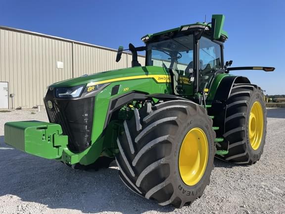 Image of John Deere 8R 370 equipment image 3