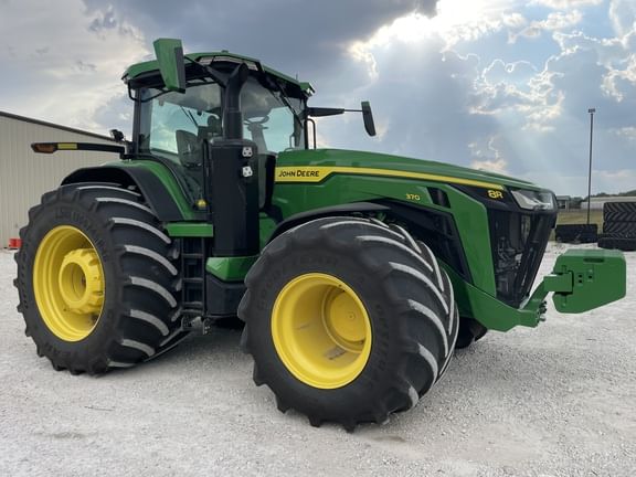 2024 John Deere 8R 370 Equipment Image0