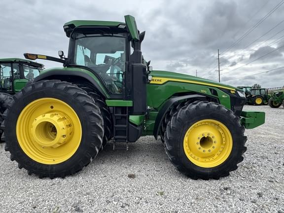 Image of John Deere 8R 370 equipment image 2