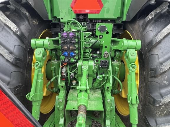 Image of John Deere 8R 370 equipment image 4