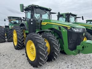 2024 John Deere 8R 370 Image
