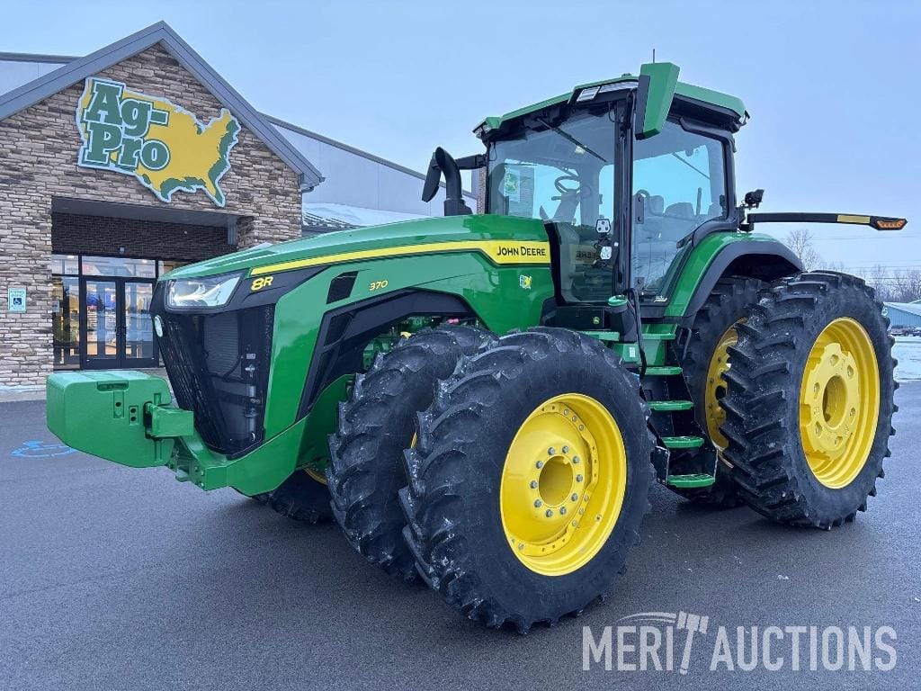 2024 John Deere 8R 370 Equipment Image0