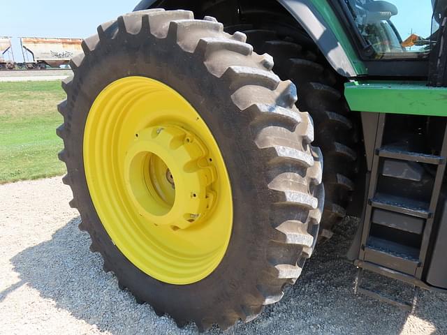Image of John Deere 8R 410 equipment image 4