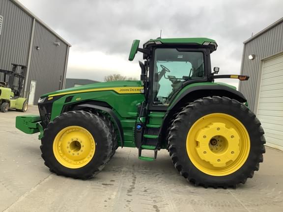 Image of John Deere 8R 410 equipment image 2