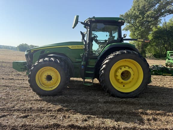 Image of John Deere 8R 410 equipment image 4