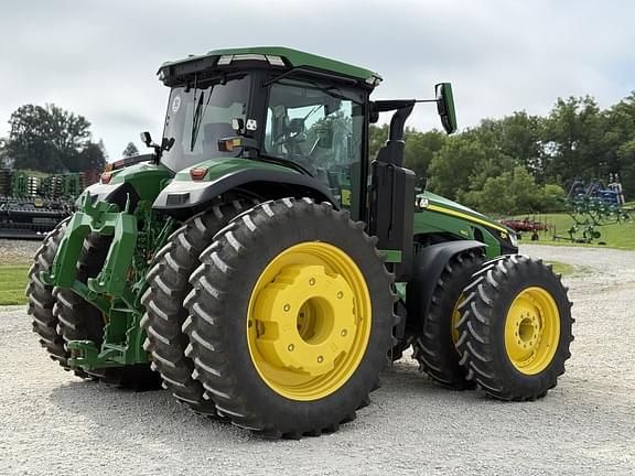 Image of John Deere 8R 410 equipment image 4