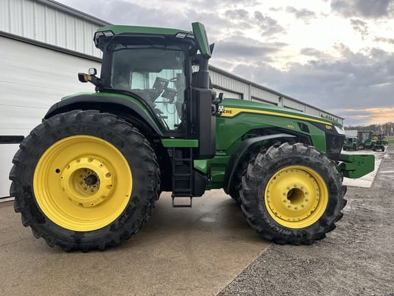 Image of John Deere 8R 410 equipment image 2