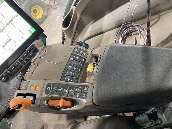 Image of John Deere 8R 410 equipment image 3