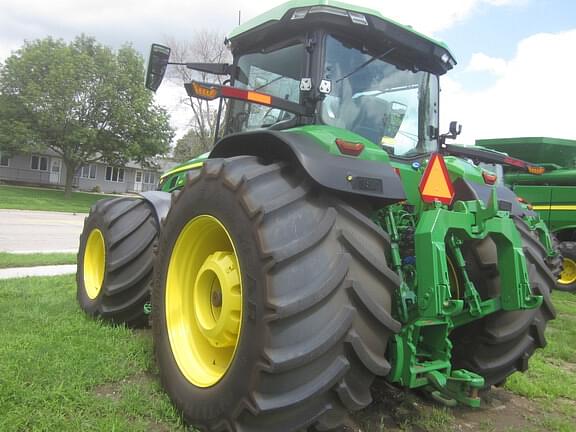 Image of John Deere 8R 410 equipment image 2