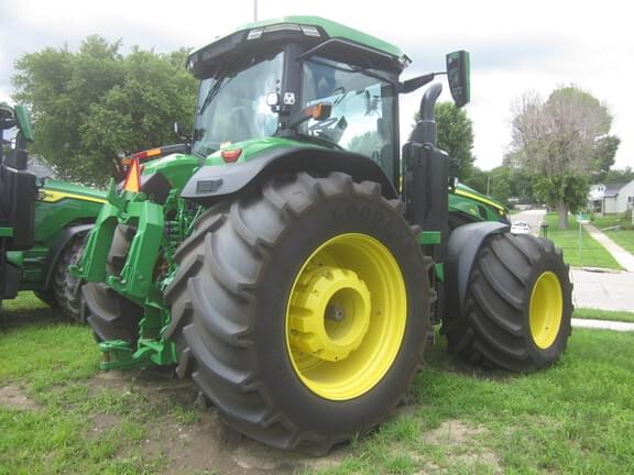 Image of John Deere 8R 410 equipment image 4