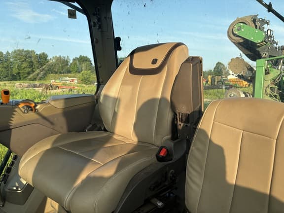 Image of John Deere 8R 410 equipment image 3