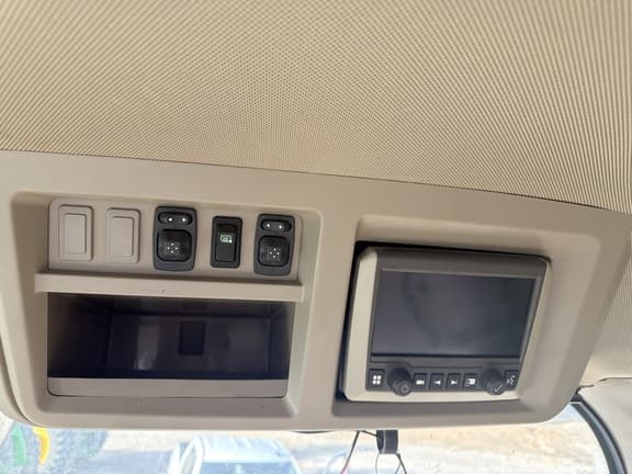 Image of John Deere 8R 410 equipment image 3