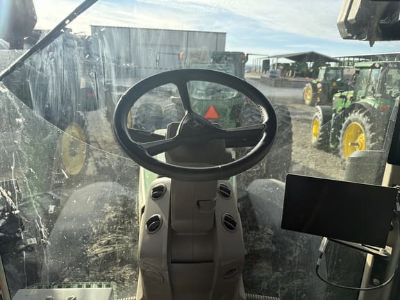Image of John Deere 8R 410 equipment image 2
