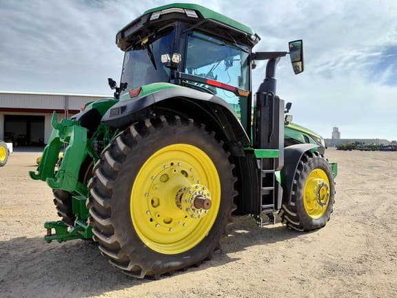 Image of John Deere 8R 410 equipment image 4